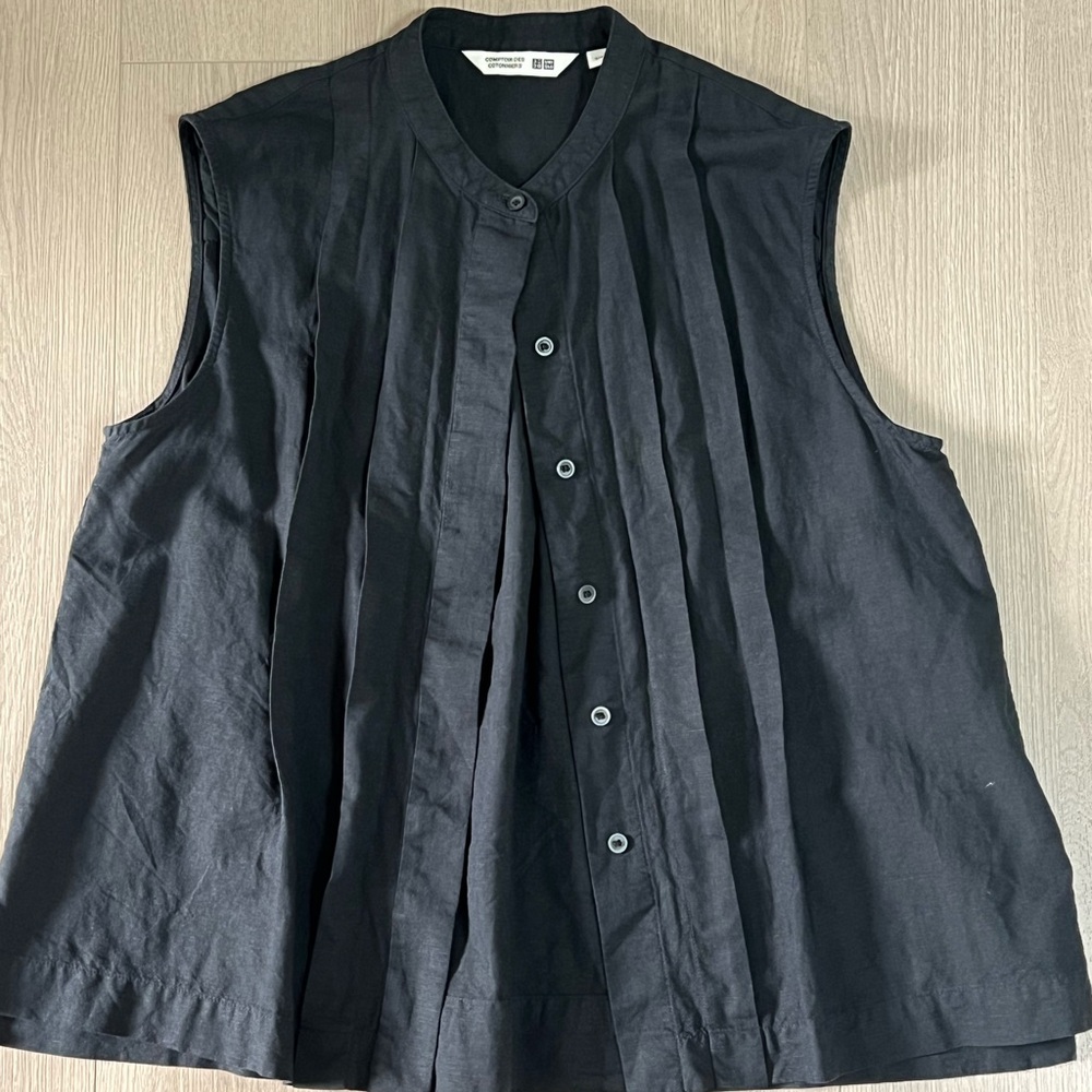Uniqlo Classic Black Top